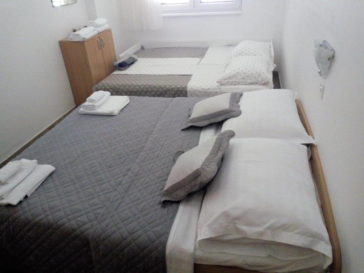 Apartman Leo Necujam Bagian luar foto